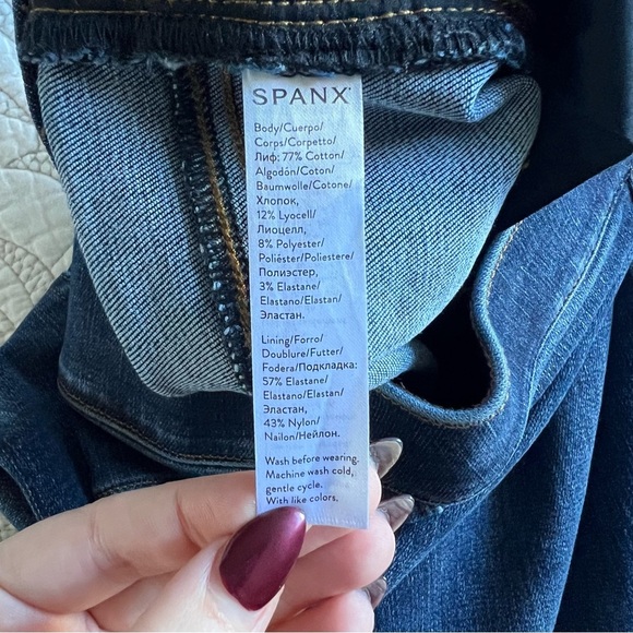 SPANX - Cropped Flare Jeans with Raw Hem - Medium Wash - Picture 7 of 12